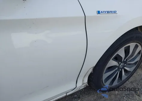 2017 Honda Accord Hybrid Touring z USA, uszkodzony, nr VIN JHMCR6F73HC020777